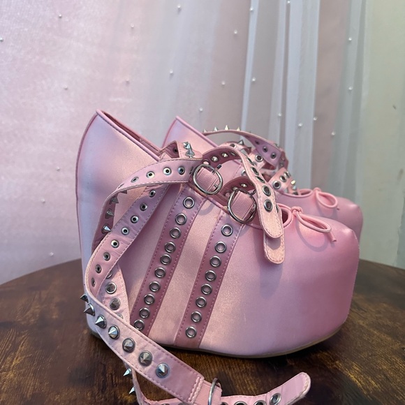 Dolls Kill/Sugar Thrillz Satin Pink Spiky Platform Shoes NWT - Picture 3 of 9